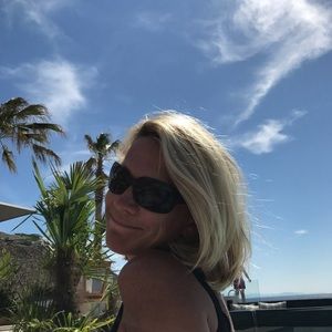 Meet your Posher, Lara